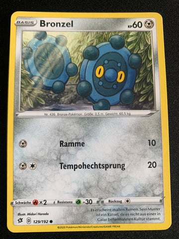 Bronzel 129/192 – Clash der Rebellen (Schwert & Schild) – Pokémon Karte Matt