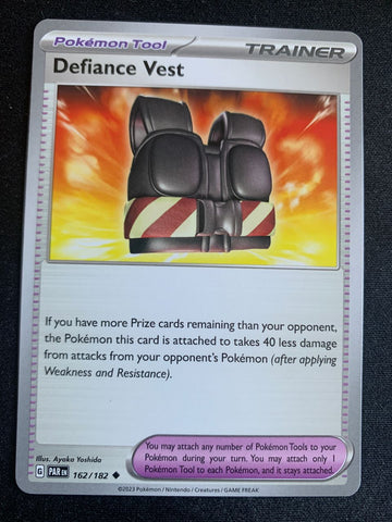 Defiance Vest (Englisch) 162/182 – Paradoxrift (Karmesin & Purpur) – Pokémon Karte Matt