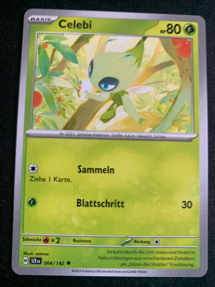 Celebi 4/142 – Stellarkrone (Karmesin & Purpur) – Pokémon Karte Matt