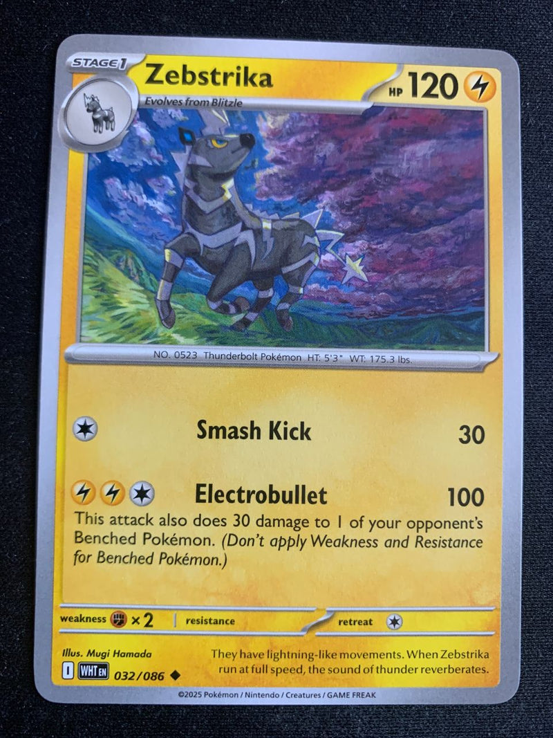 Zebstrika (Englisch) 32/86 – Weiße Flammen (Karmesin & Purpur) – Pokémon Karte Matt